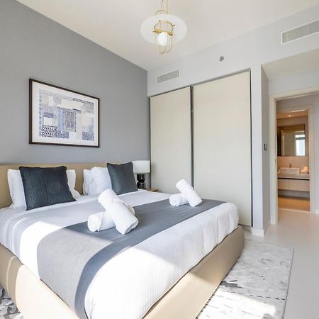 Ultra Luxury Emaar Beachfront - Private Beach And Pool Dubai Exteriör bild