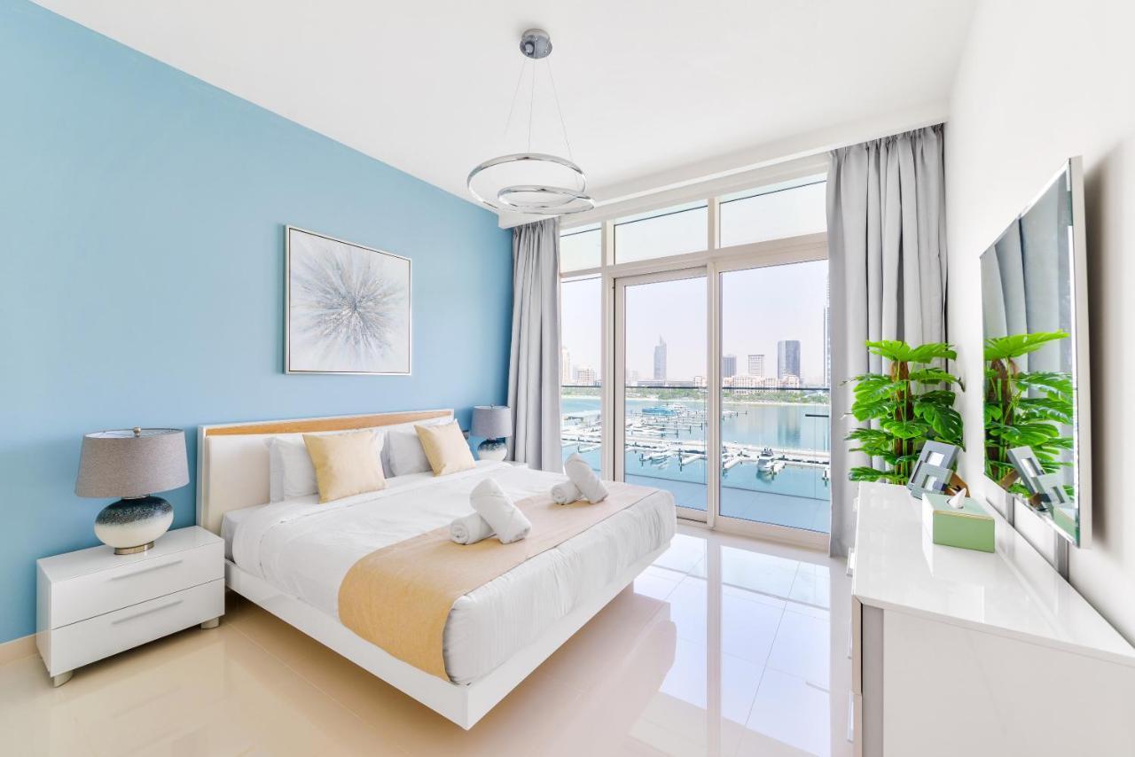 Ultra Luxury Emaar Beachfront - Private Beach And Pool Dubai Exteriör bild