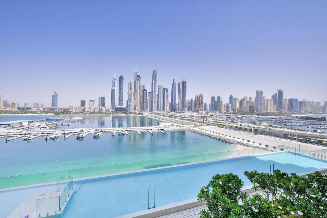 Ultra Luxury Emaar Beachfront - Private Beach And Pool Dubai Exteriör bild