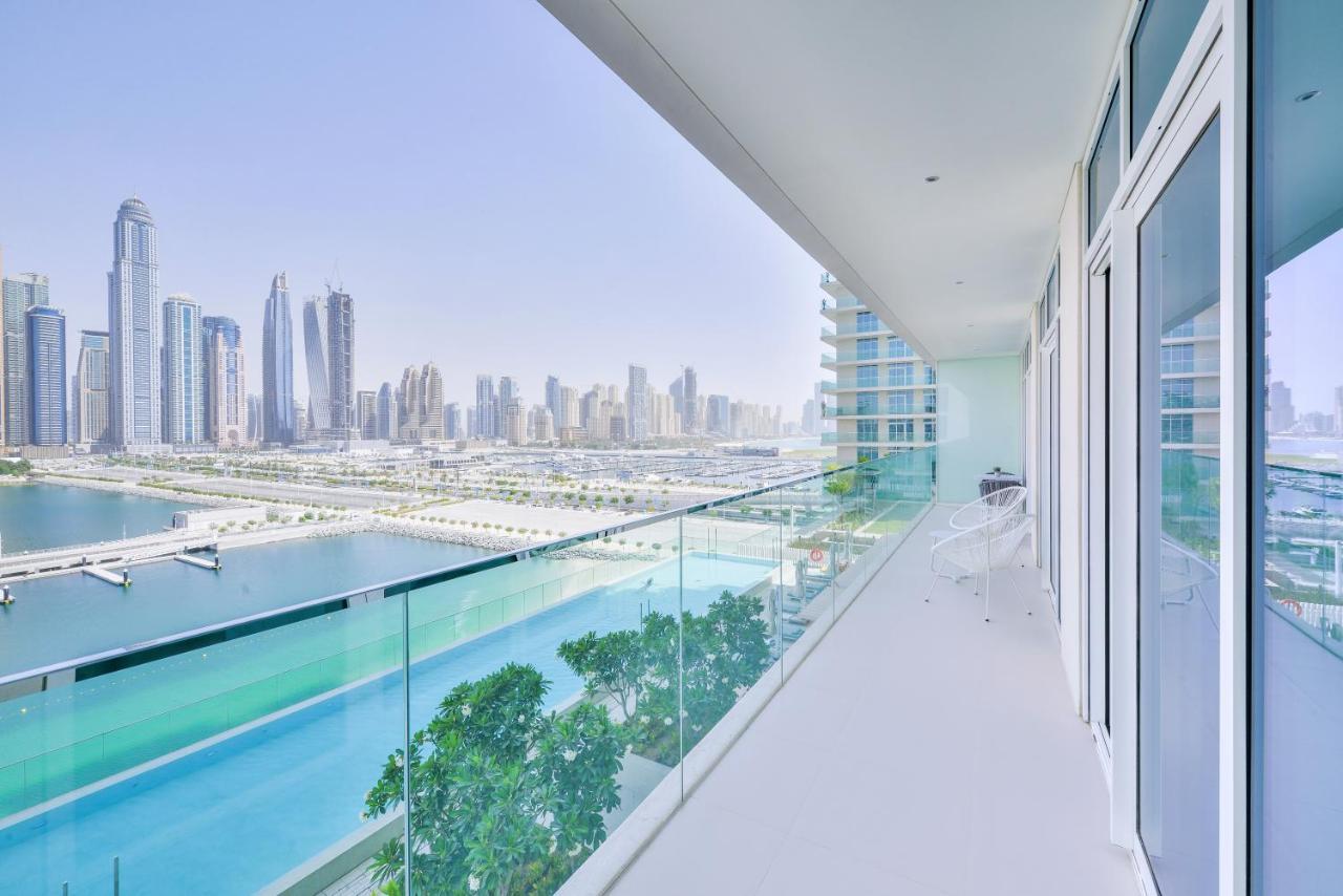 Ultra Luxury Emaar Beachfront - Private Beach And Pool Dubai Exteriör bild