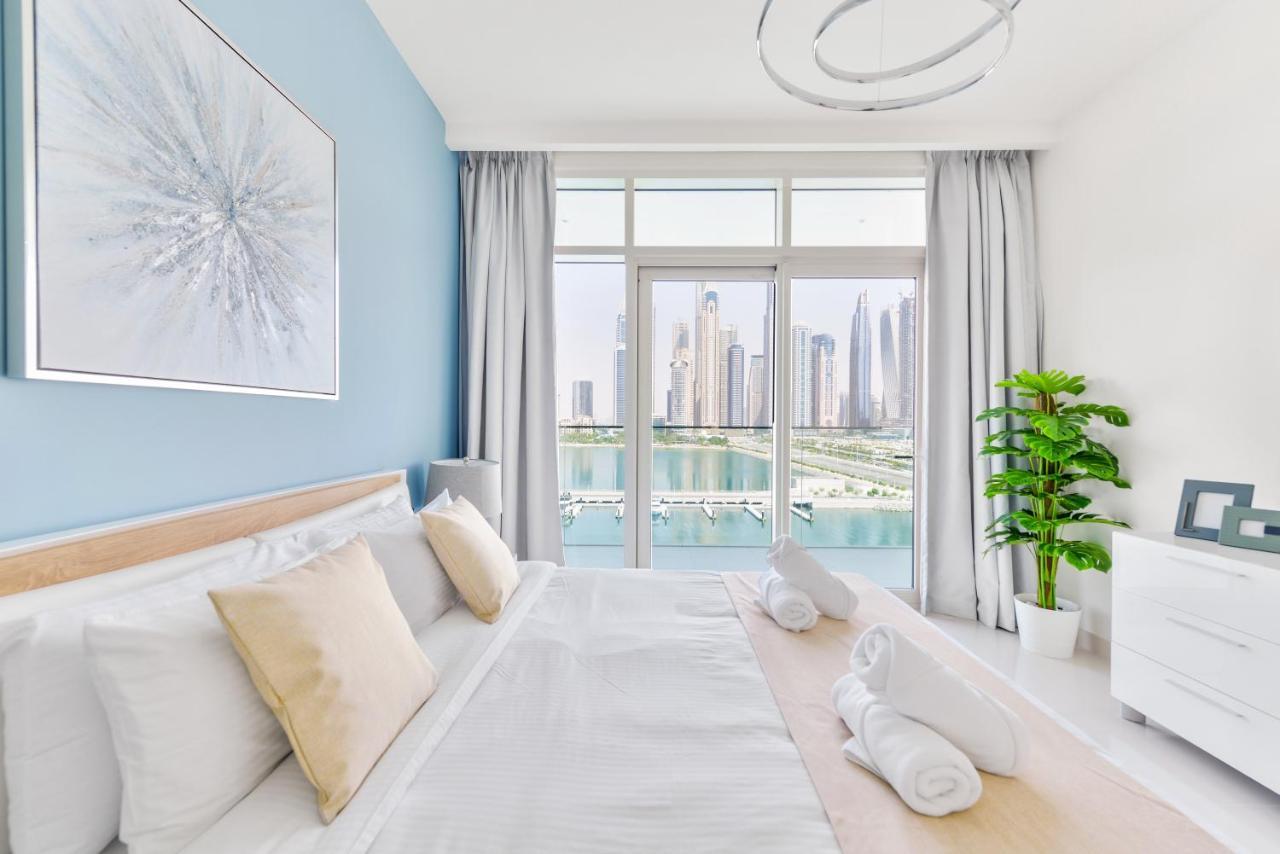 Ultra Luxury Emaar Beachfront - Private Beach And Pool Dubai Exteriör bild