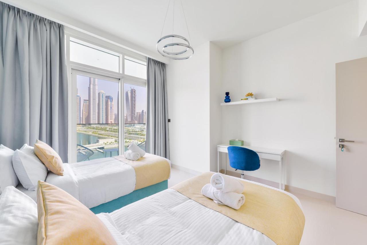 Ultra Luxury Emaar Beachfront - Private Beach And Pool Dubai Exteriör bild