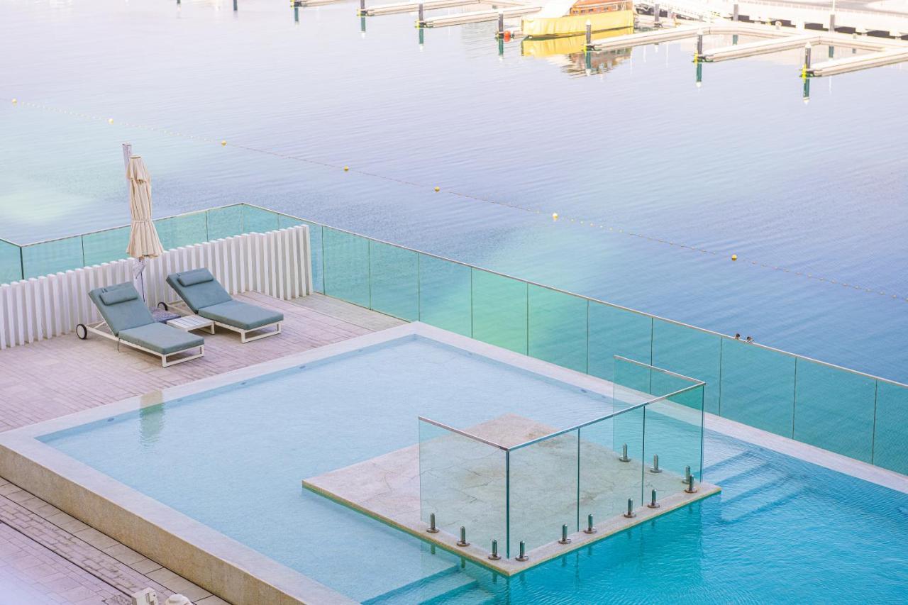 Ultra Luxury Emaar Beachfront - Private Beach And Pool Dubai Exteriör bild