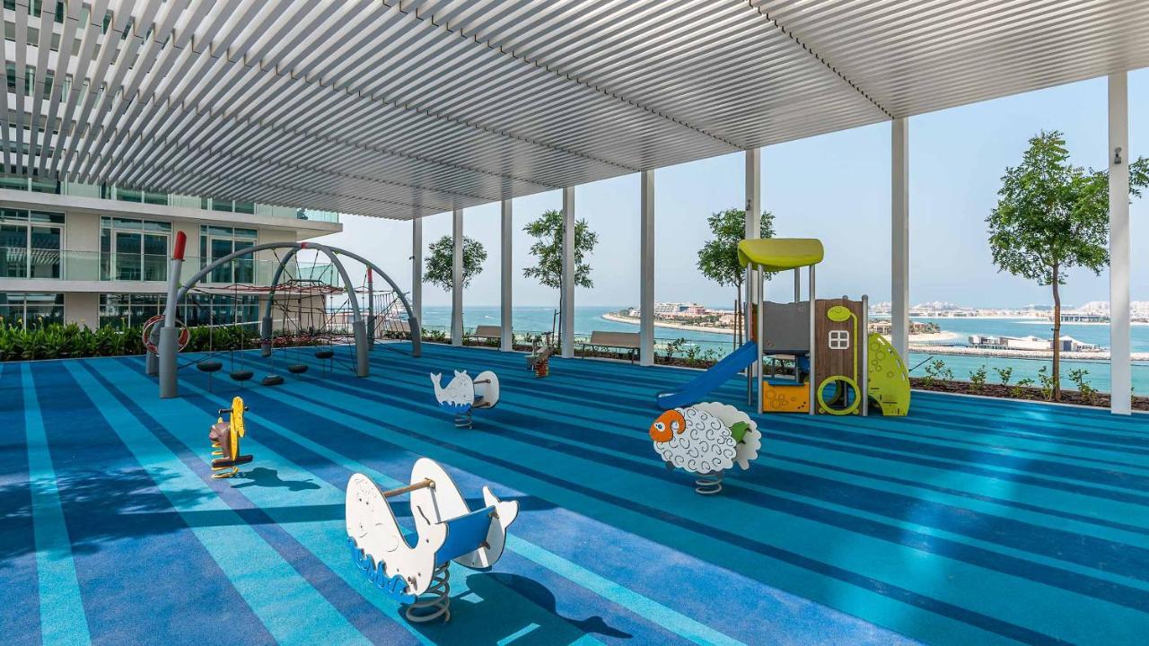 Ultra Luxury Emaar Beachfront - Private Beach And Pool Dubai Exteriör bild