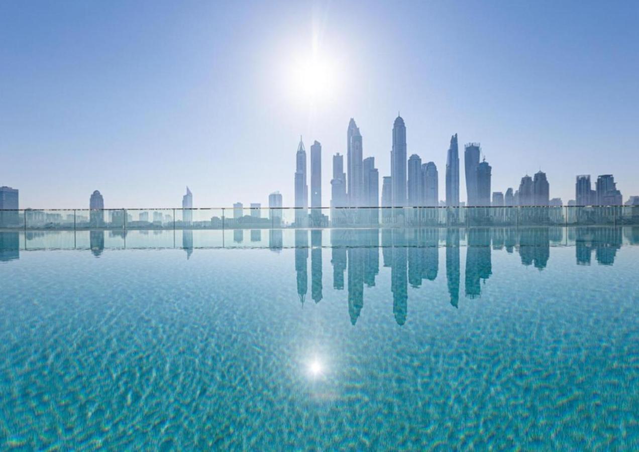 Ultra Luxury Emaar Beachfront - Private Beach And Pool Dubai Exteriör bild