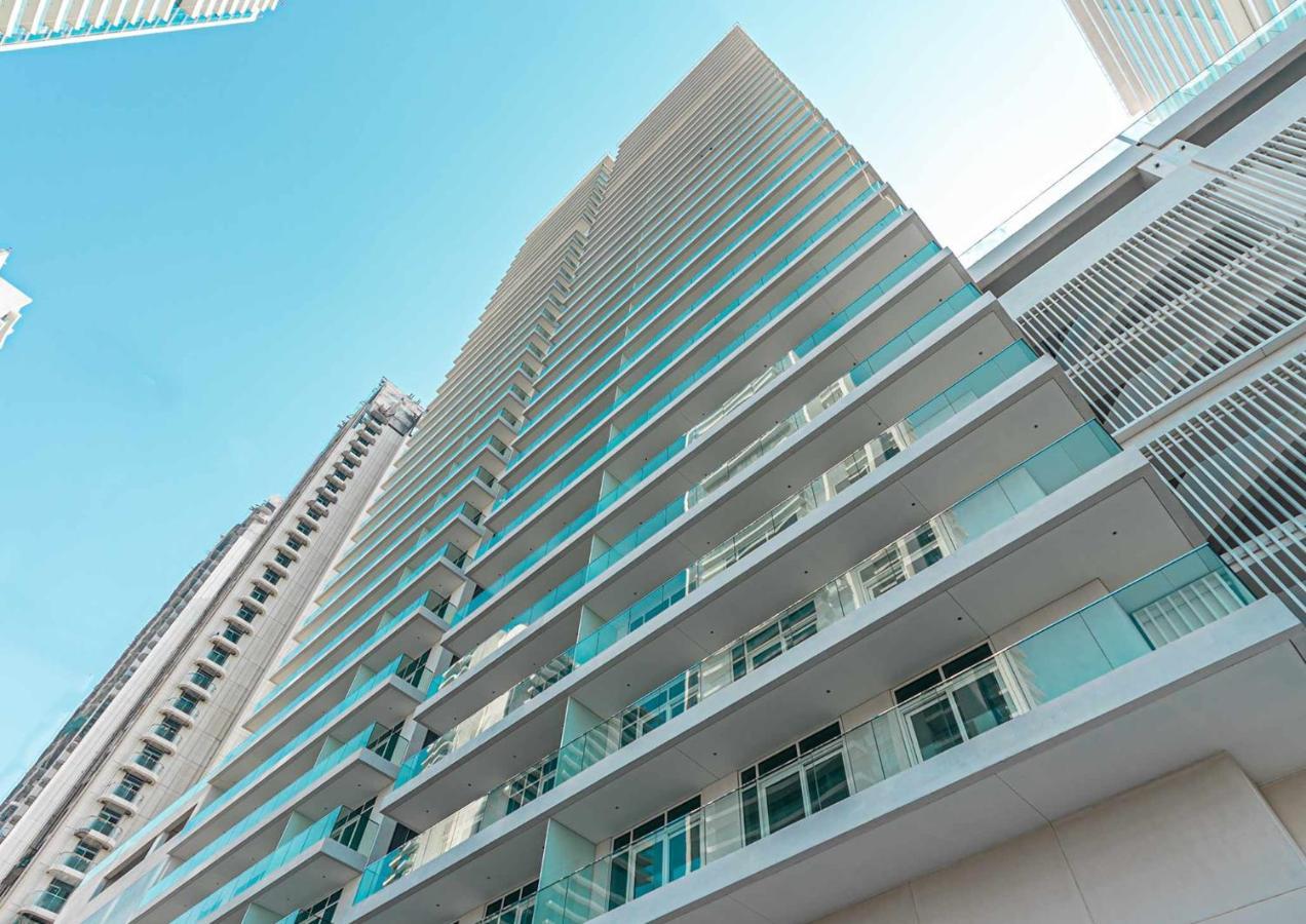 Ultra Luxury Emaar Beachfront - Private Beach And Pool Dubai Exteriör bild
