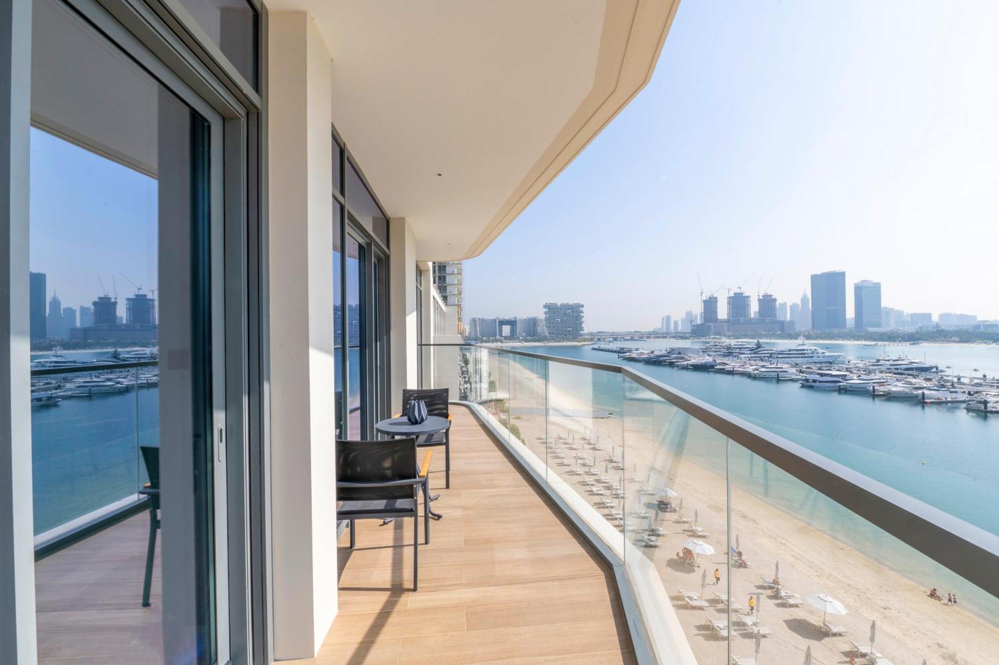 Ultra Luxury Emaar Beachfront - Private Beach And Pool Dubai Exteriör bild