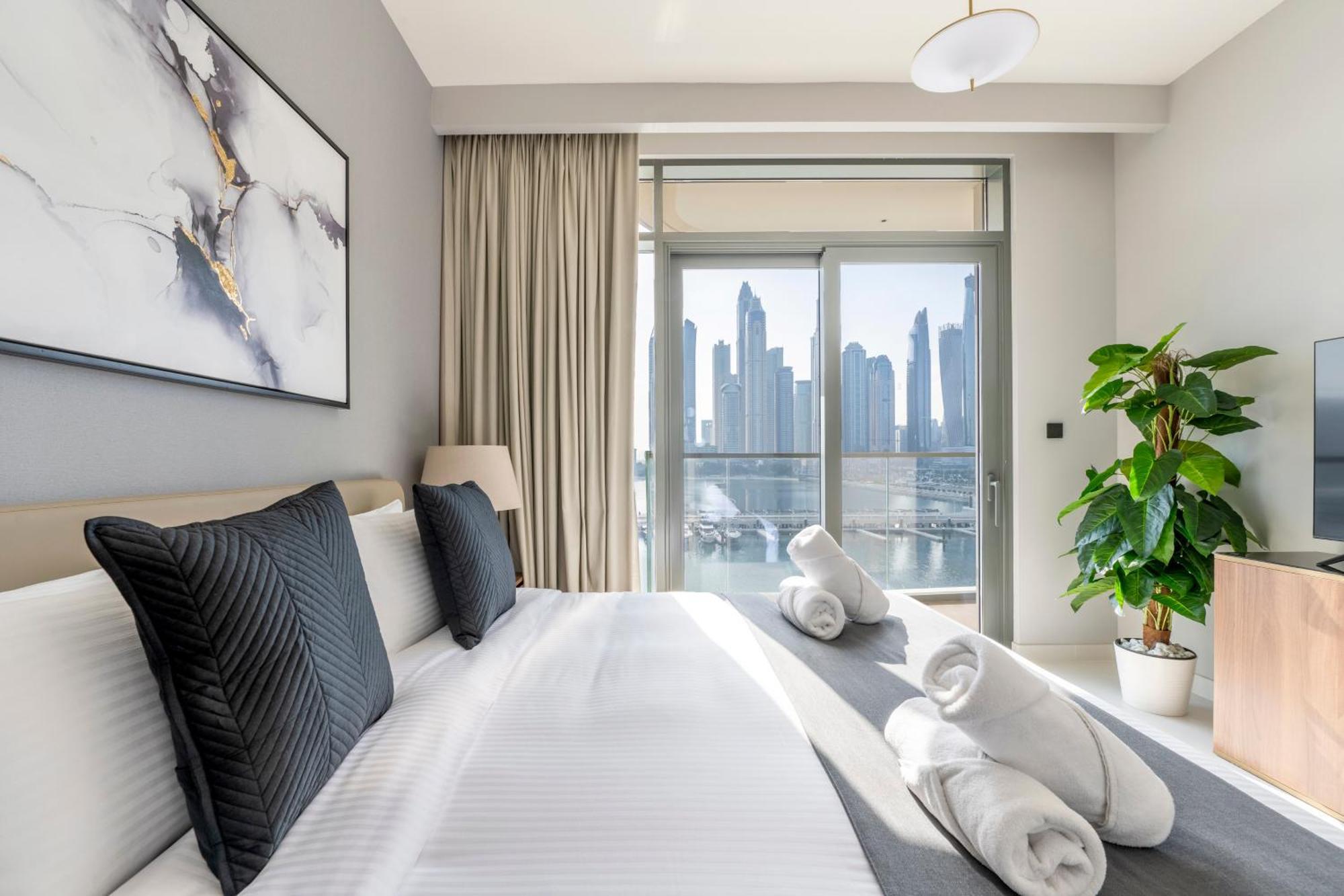 Ultra Luxury Emaar Beachfront - Private Beach And Pool Dubai Exteriör bild