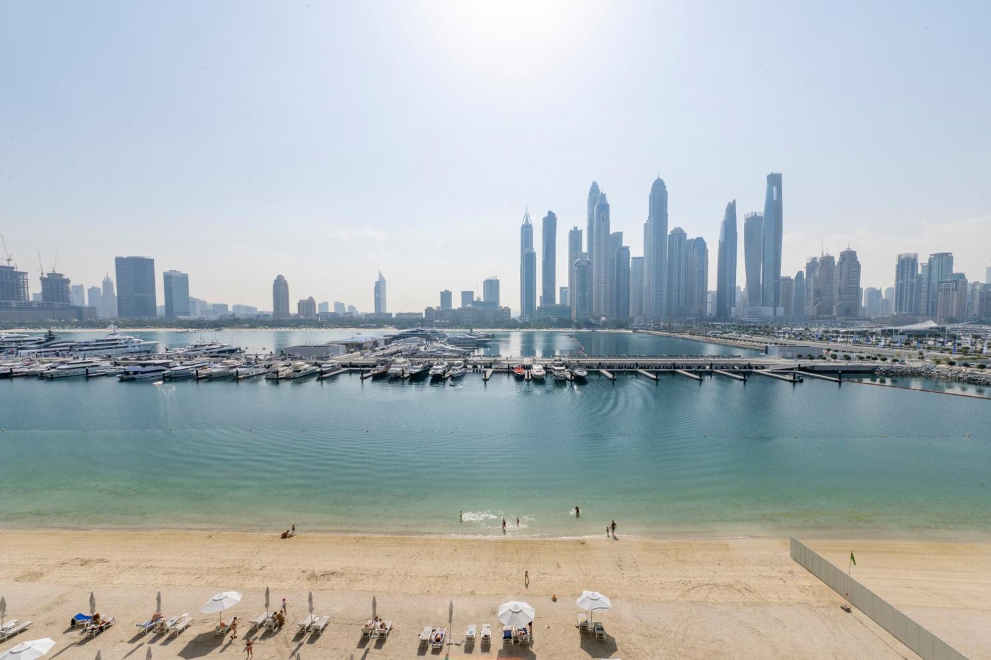 Ultra Luxury Emaar Beachfront - Private Beach And Pool Dubai Exteriör bild