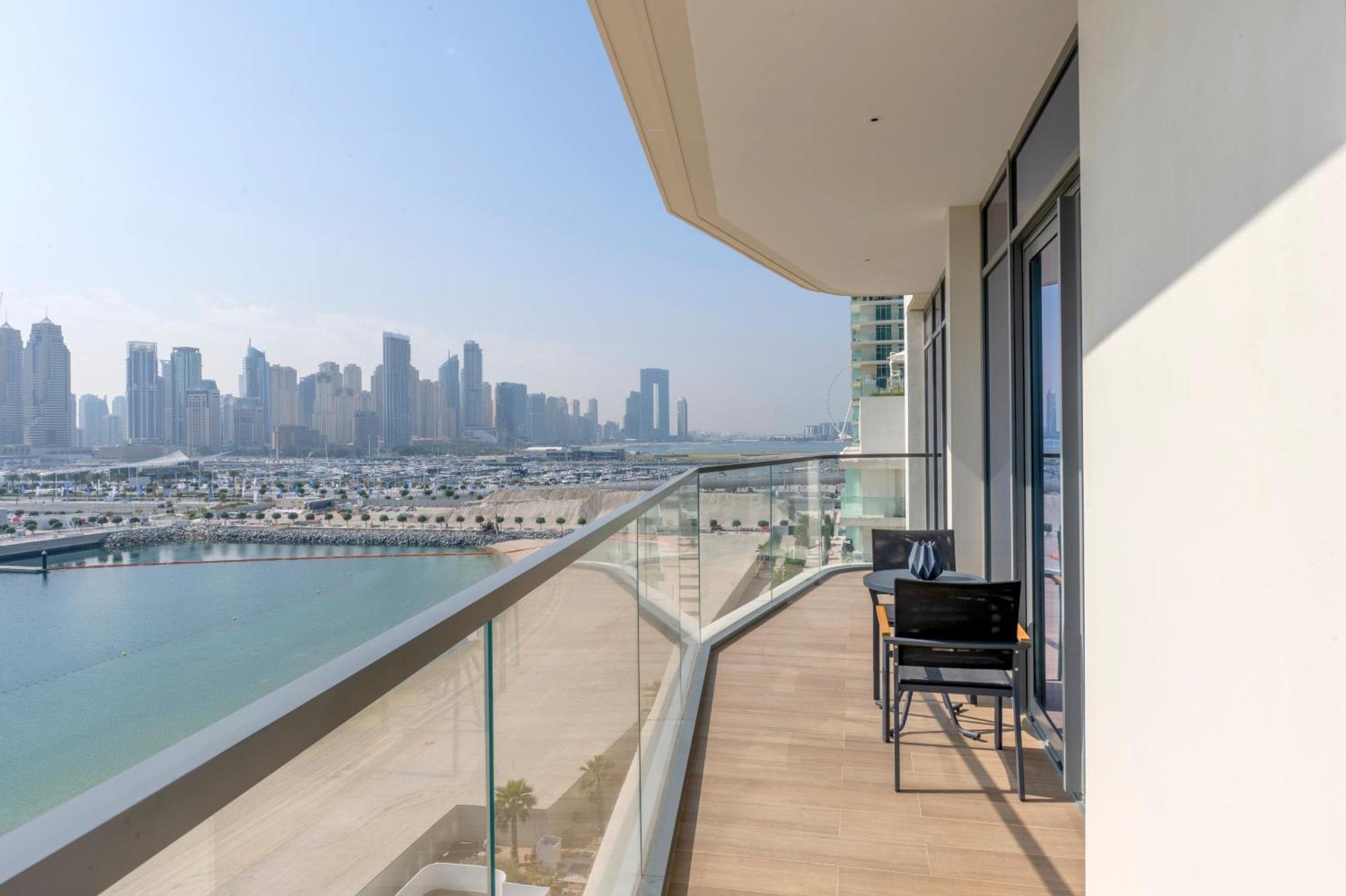 Ultra Luxury Emaar Beachfront - Private Beach And Pool Dubai Exteriör bild