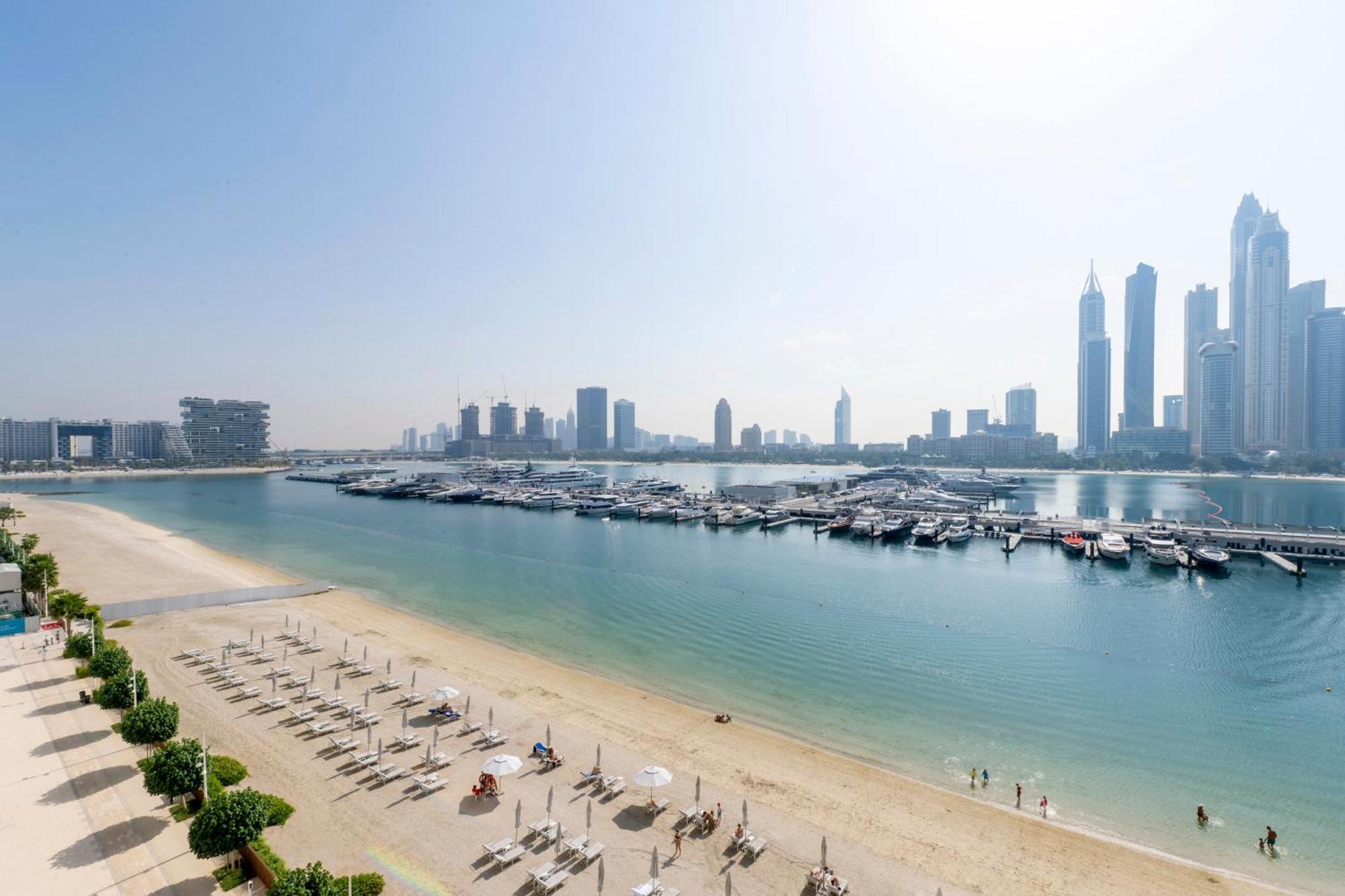 Ultra Luxury Emaar Beachfront - Private Beach And Pool Dubai Exteriör bild