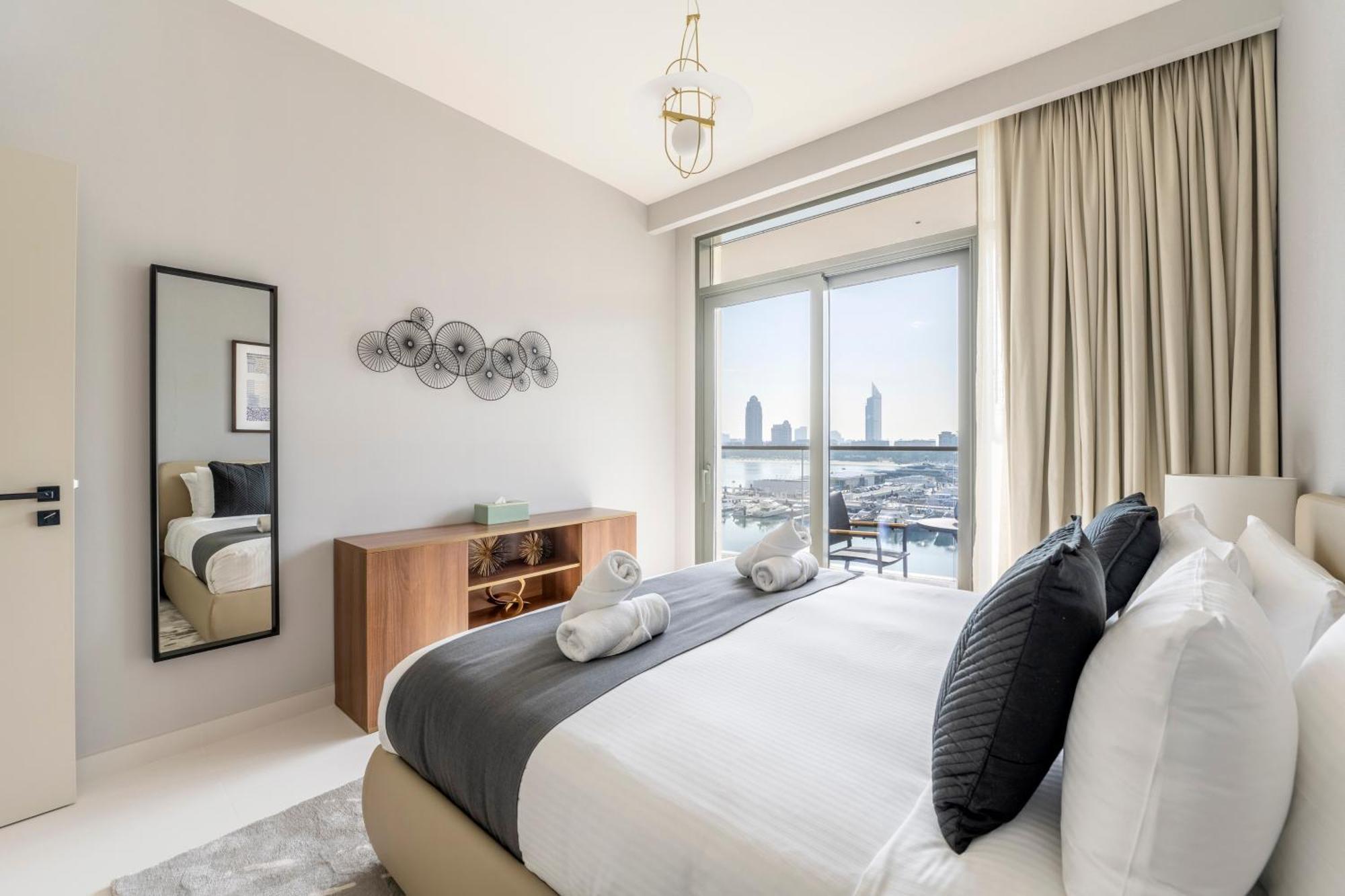 Ultra Luxury Emaar Beachfront - Private Beach And Pool Dubai Exteriör bild