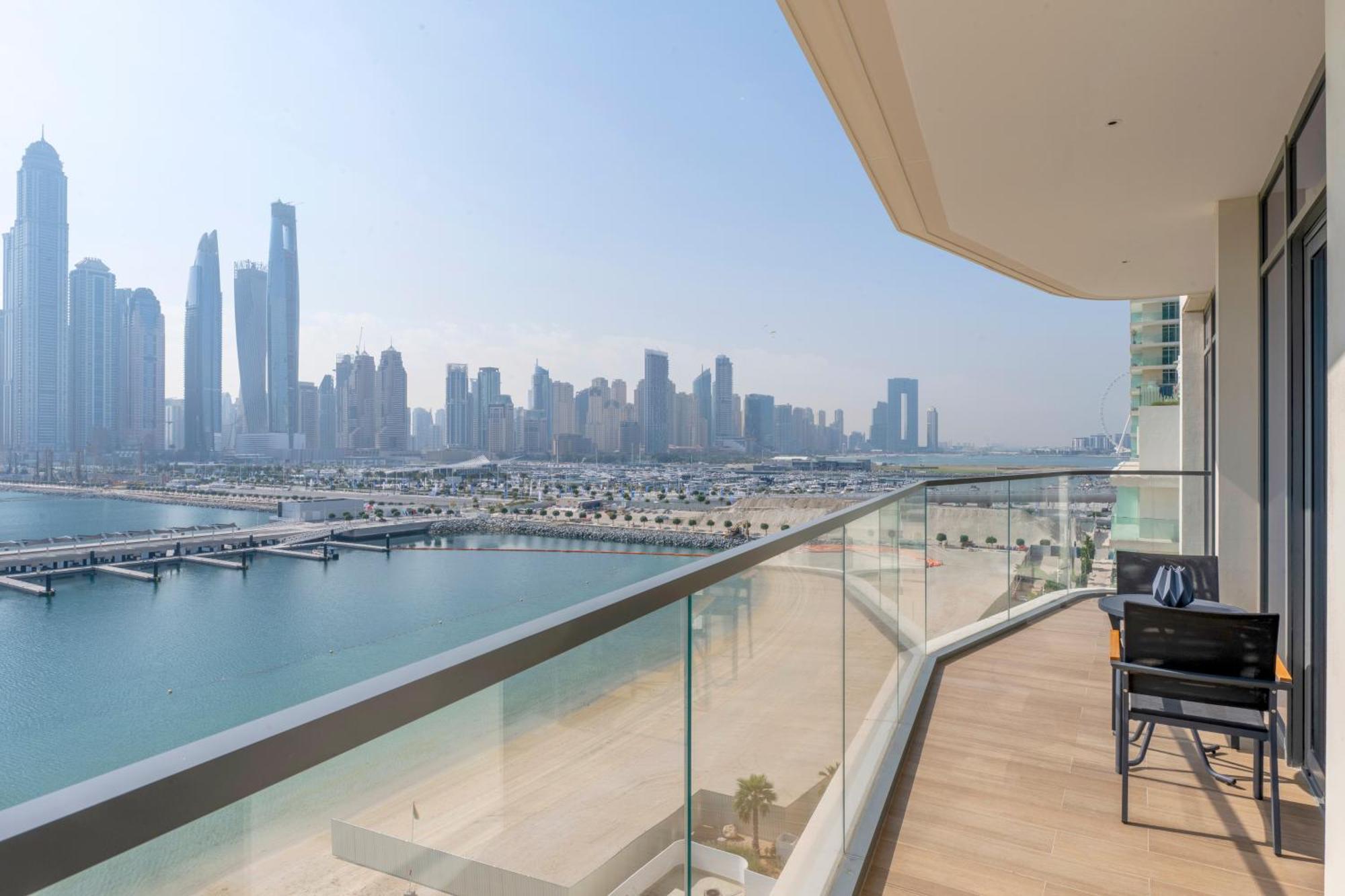 Ultra Luxury Emaar Beachfront - Private Beach And Pool Dubai Exteriör bild
