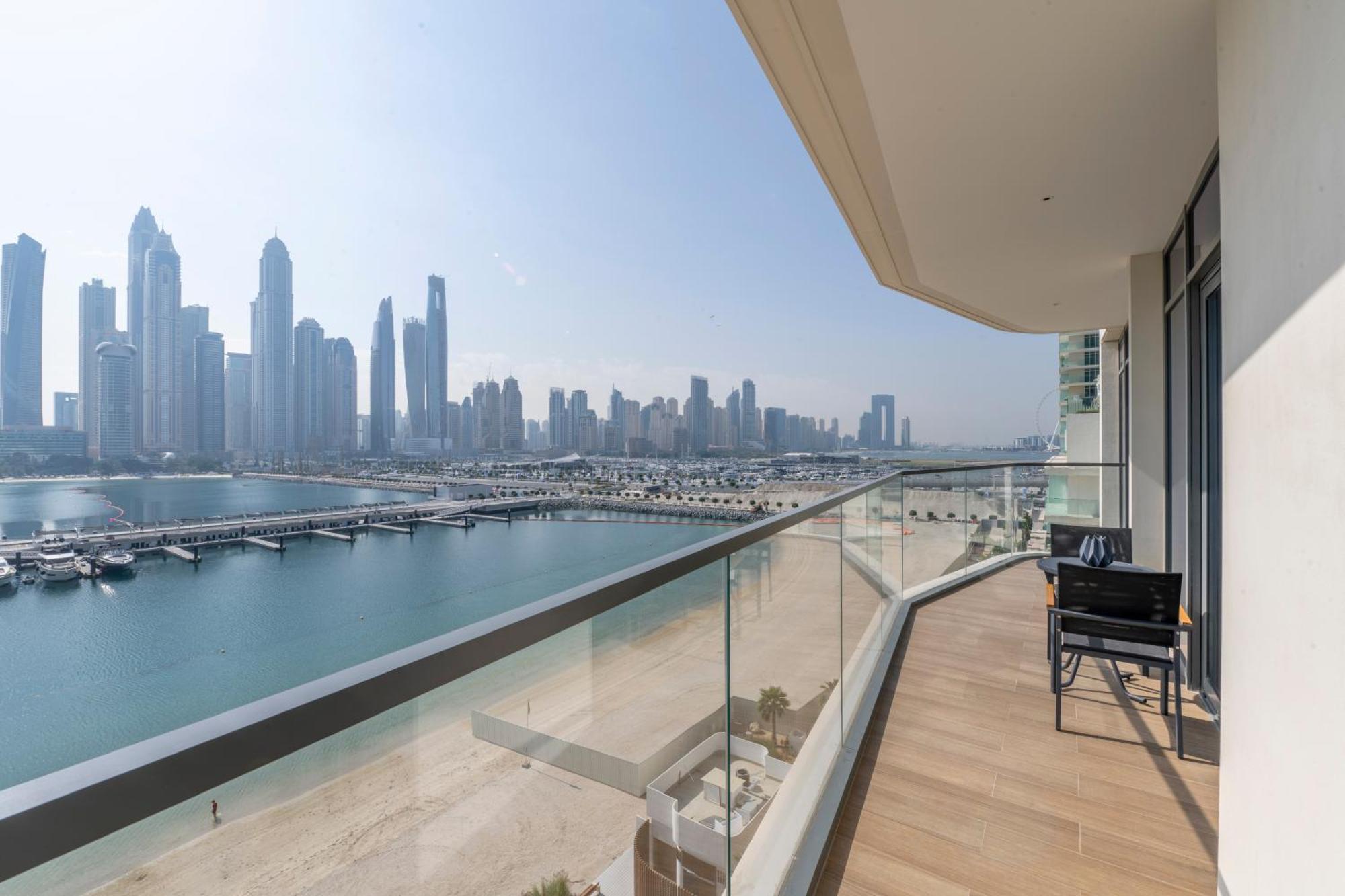 Ultra Luxury Emaar Beachfront - Private Beach And Pool Dubai Exteriör bild